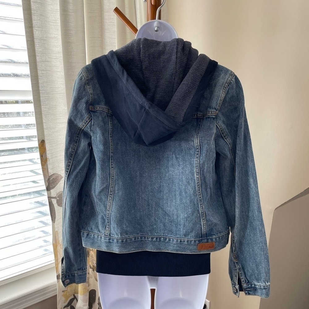 A&F Hooded Jean Jacket Size M - Picture 4 of 6